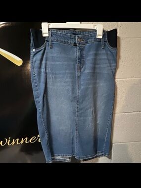 Ingrid & Isabel Denim Maternity Skirt - Medium Blue